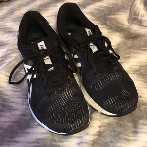 ASICS Gel Pulse 11 black/white sneakers